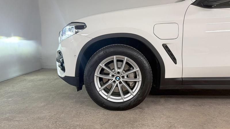 Gebraucht BMW iX3 Shadowline 135 kW (184 PS) 2021 Weiss SUV