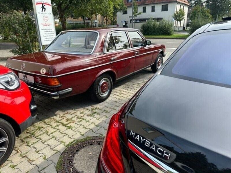 Gebraucht Mercedes 200 109 PS (80 kW) 1983 Rot Limousine