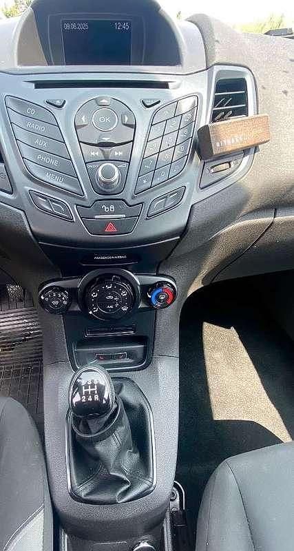 Gebraucht Ford Fiesta Trend 82 PS (60 kW) 2017 Silber Limousine