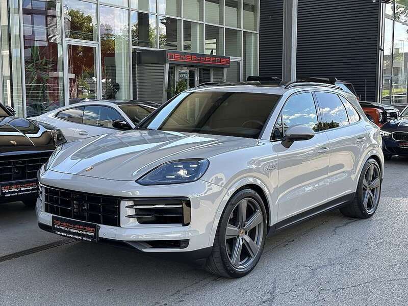 Kreide Gebraucht 2024 Porsche Cayenne SUV | € 109.990 (Guter Preis) - Bild 1/4
