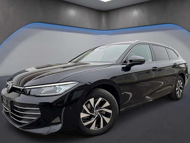 Gebraucht VW Passat 122 PS (89 kW) 2025 Schwarz Kombi