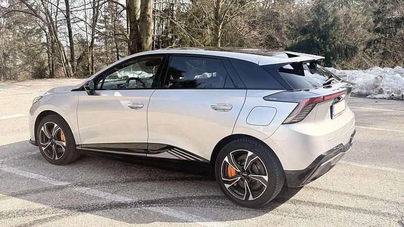 Gebraucht MG MG4 EV 319 kW (435 PS) 2024 Silber Kleinwagen