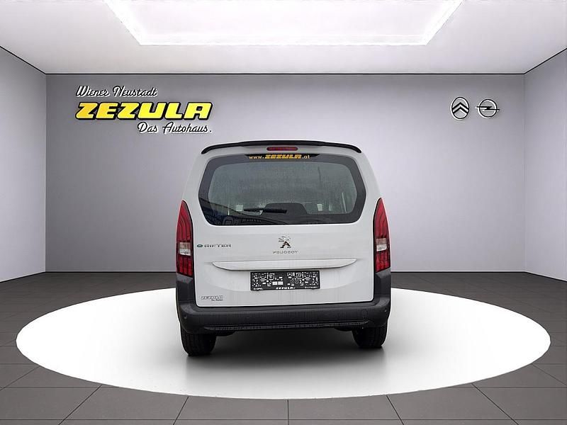 Gebraucht Peugeot e-Rifter Active 100 kW (136 PS) 2023 Weiß Van / Kleinbus