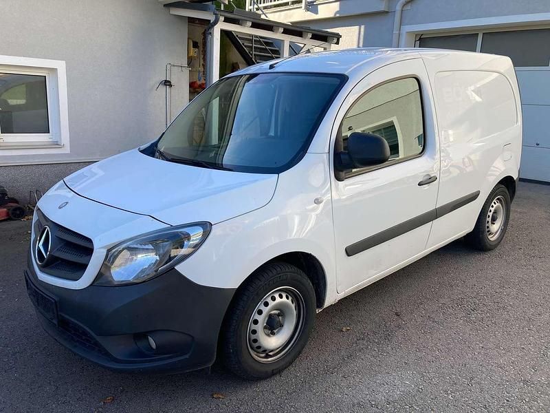 Weiß Gebraucht 2019 Mercedes Citan 108 Van | € 9.690 - Bild 1/3