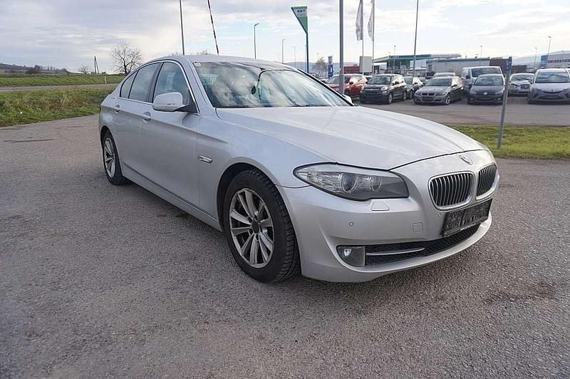 Gebraucht BMW 523 Sport Line 204 PS (150 kW) 2012 Grau Limousine