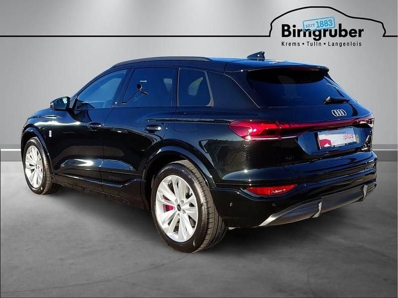 Gebraucht Audi Q6 e-tron Ambiente 284 kW (387 PS) 2025 Schwarz  metallicperleffektno SUV
