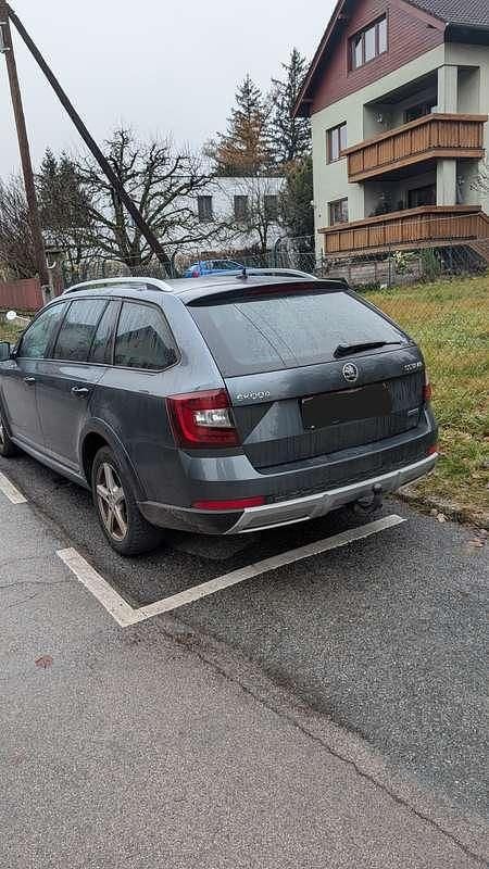 Gebraucht Skoda Octavia Scout 150 PS (110 kW) 2017 Grau Kombi