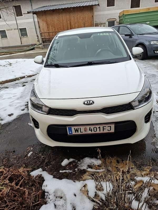 Gebraucht Kia Rio 83 PS (61 kW) 2017 Limousine