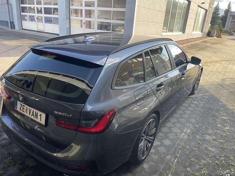Gebraucht BMW 320 Advantage 190 PS (139 kW) 2019 Grau Kombi