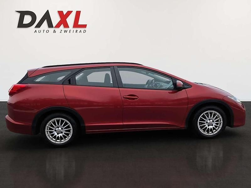 Gebraucht Honda Civic Elegance 120 PS (88 kW) 2015 Rot Kombi