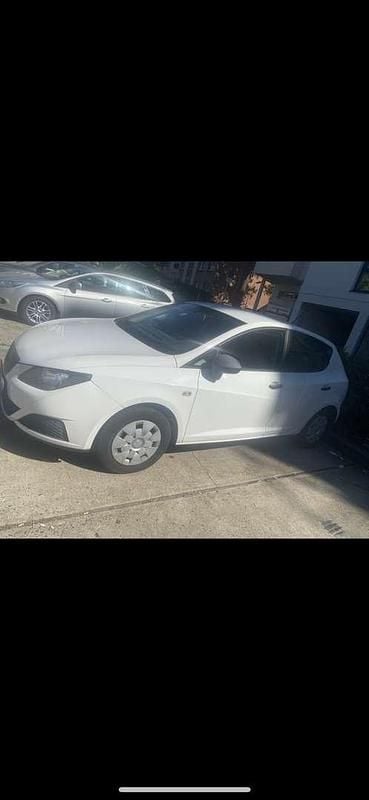 Gebraucht Seat Ibiza 69 PS (50 kW) 2011 Weiß Kleinwagen