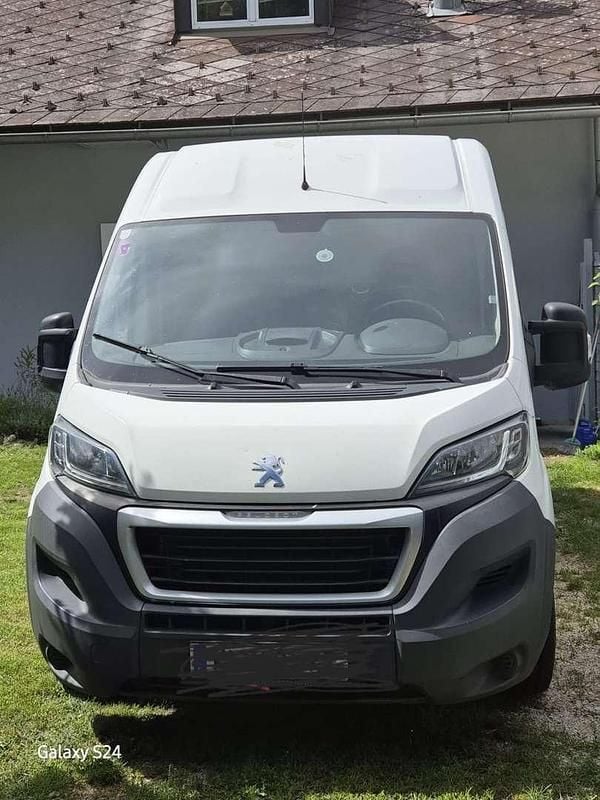 Weiß Gebraucht 2017 Peugeot Boxer Van | € 13.500 (Etwas zu teuer) - Bild 1/4