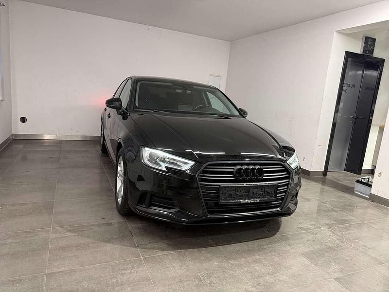 Gebraucht Audi A3 Sport 116 PS (85 kW) 2017 Schwarz Limousine