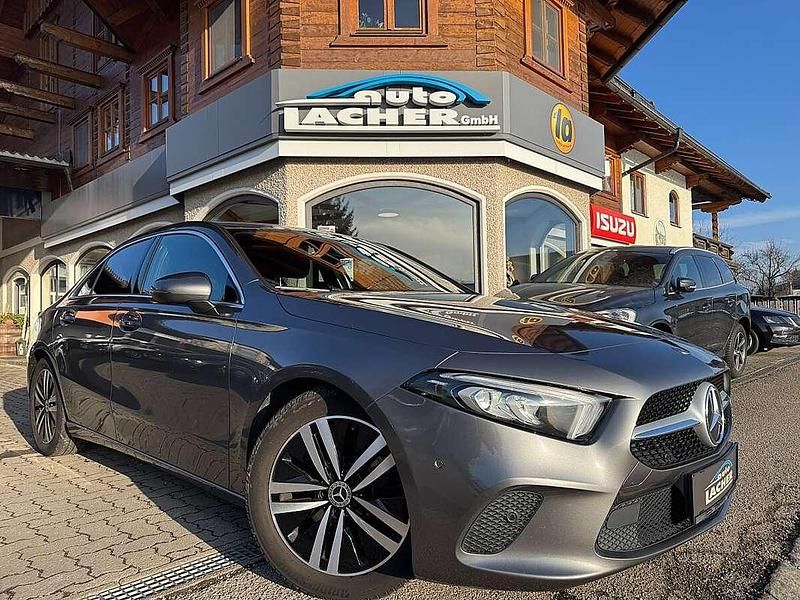 Gebraucht Mercedes A180 116 PS (85 kW) 2021 Grau Limousine