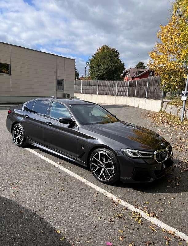 Gebraucht BMW 520 190 PS (139 kW) 2022 Grau Limousine