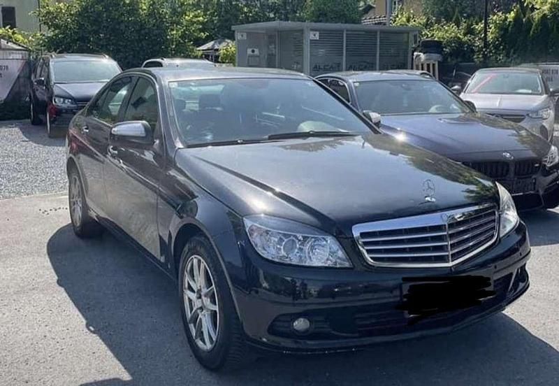 Gebraucht Mercedes C180 Elegance 156 PS (114 kW) 2007 Limousine