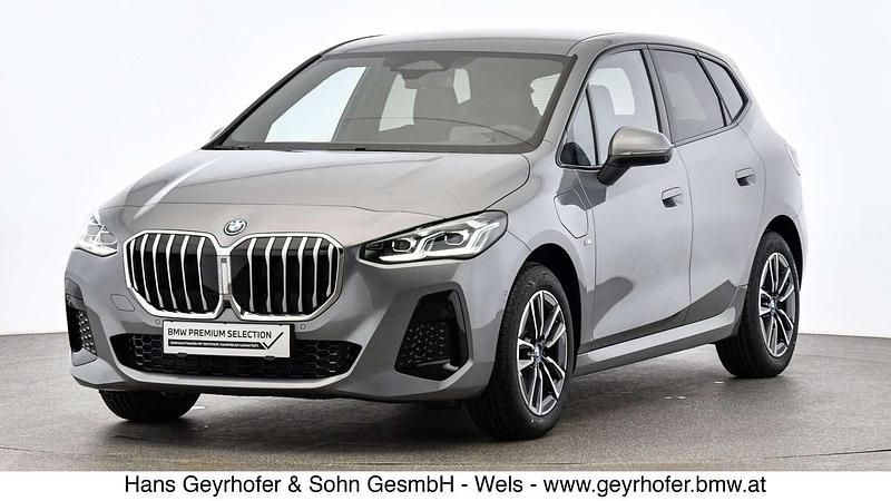 Grau Gebraucht 2024 BMW 225 Luxury Line Kombi | € 38.980 (Superpreis) - Bild 1/4
