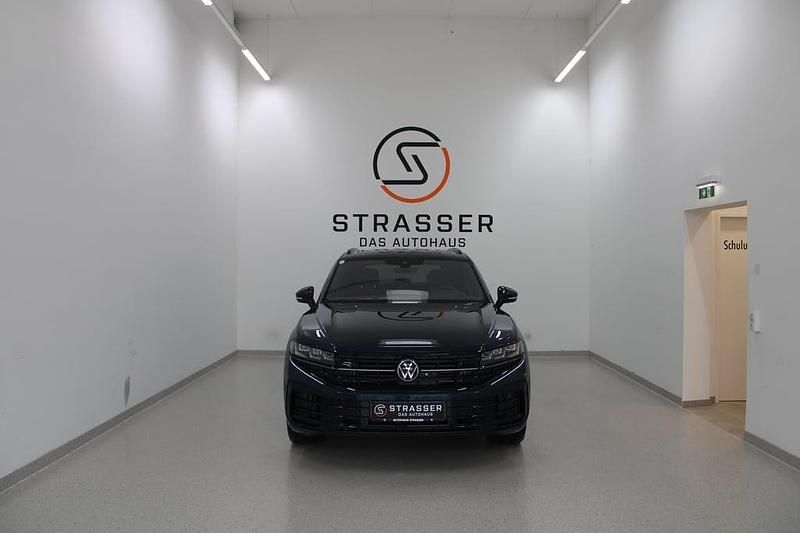 Gebraucht VW Touareg R 462 PS (339 kW) 2023 Dunkelblau  metallic SUV