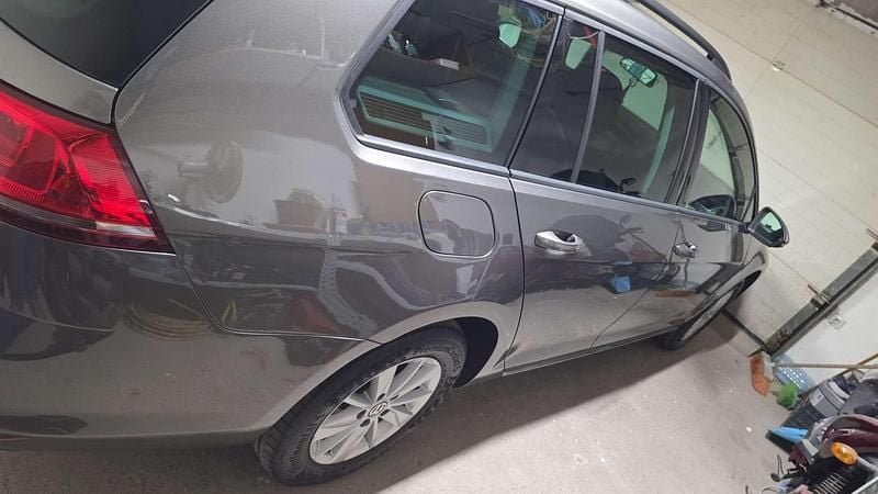 Gebraucht VW Golf VII Comfortline 105 PS (77 kW) 2014 Grau Kombi