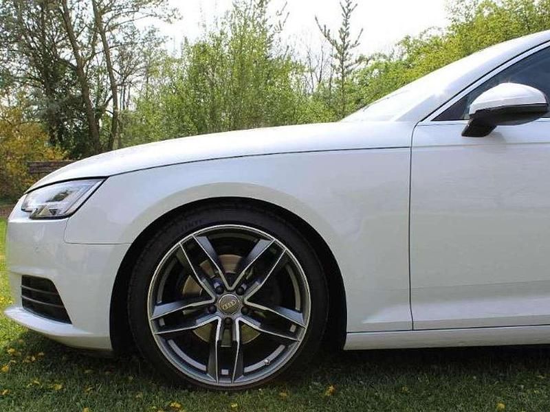 Gebraucht Audi A4 150 PS (110 kW) 2017 Weiß Kombi