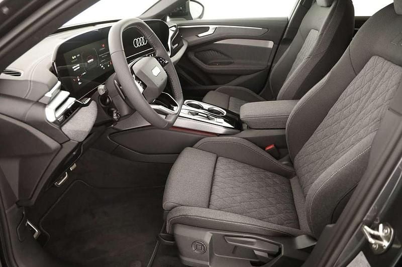 Neu Audi A6 204 PS (150 kW) 2025 Grau Kombi