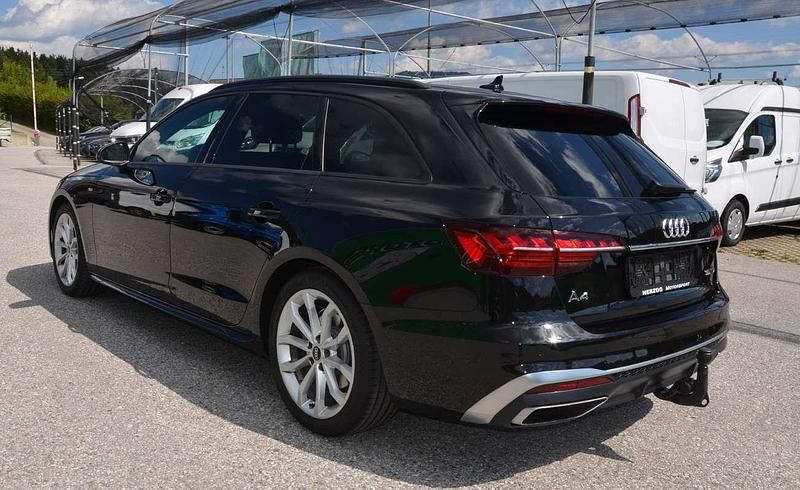Gebraucht Audi A4 S-Line 163 PS (119 kW) 2022 Schwarz Kombi