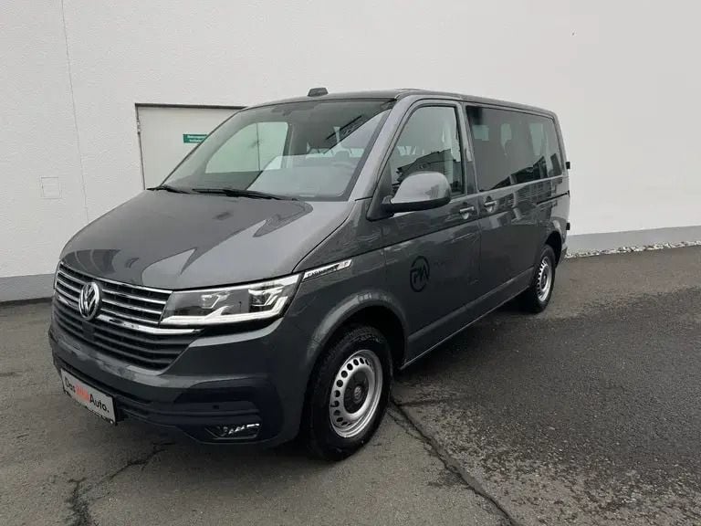 Mittelgrau metallic Gebraucht 2025 VW Caravelle Comfortline Van / Kleinbus | € 62.990 (Fairer Preis) - Bild 1/4