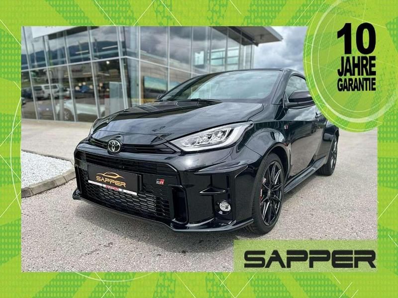 Schwarz Gebraucht 2024 Toyota Yaris Limousine | € 47.990 (Teuer) - Bild 1/4