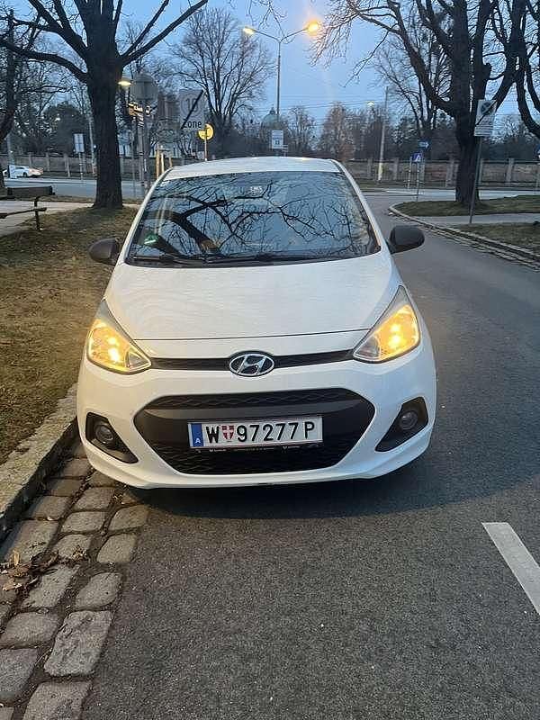 Gebraucht Hyundai i10 Comfort 87 PS (63 kW) 2015 Kleinwagen