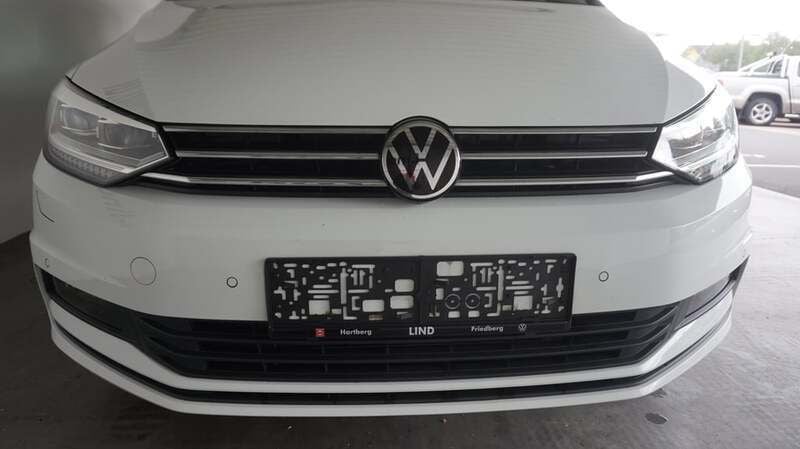Gebraucht VW Touran Comfortline 150 PS (110 kW) 2022 Weiss  normal Van / Kleinbus