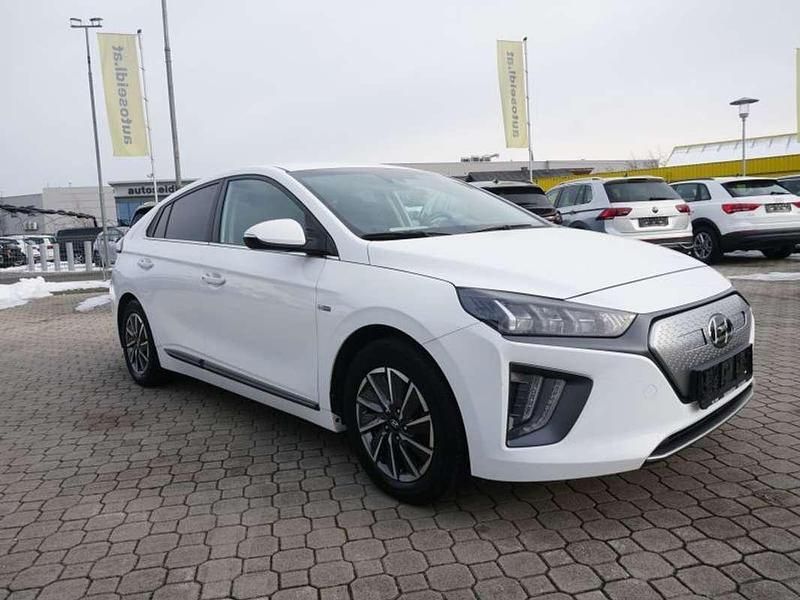 Gebraucht Hyundai Ioniq 100 kW (136 PS) 2021 Weiß Kleinwagen