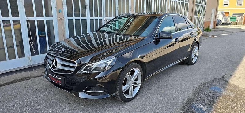 Schwarz Gebraucht 2013 Mercedes E250 Limousine | € 14.990 (Fairer Preis) - Bild 1/4