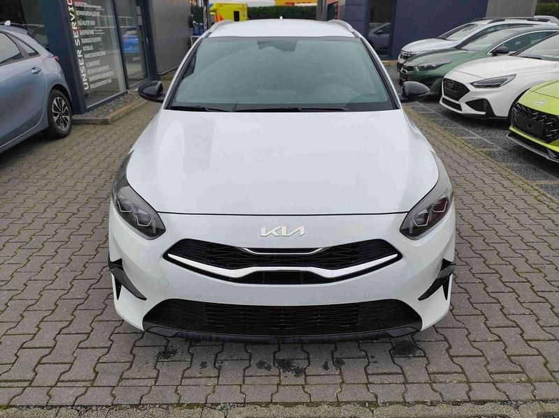 Neu Kia Ceed Sportswagon 140 PS (102 kW) 2025 Weiß Kombi