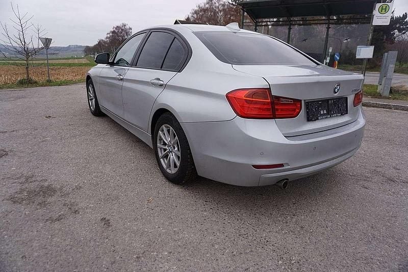 Gebraucht BMW 316 116 PS (85 kW) 2013 Grau Limousine