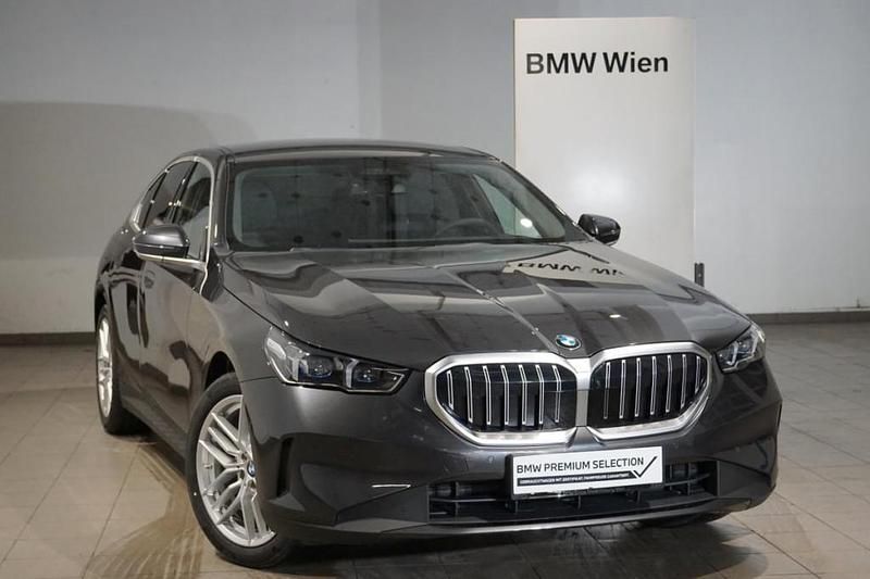 Sophistograu brillanteffekt Gebraucht 2024 BMW 520 Efficient Dynamics Limousine | € 57.495 (Superpreis) - Bild 1/4