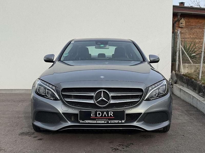 Grau Gebraucht 2015 Mercedes C220 Limousine | € 18.990 (Guter Preis) - Bild 1/4