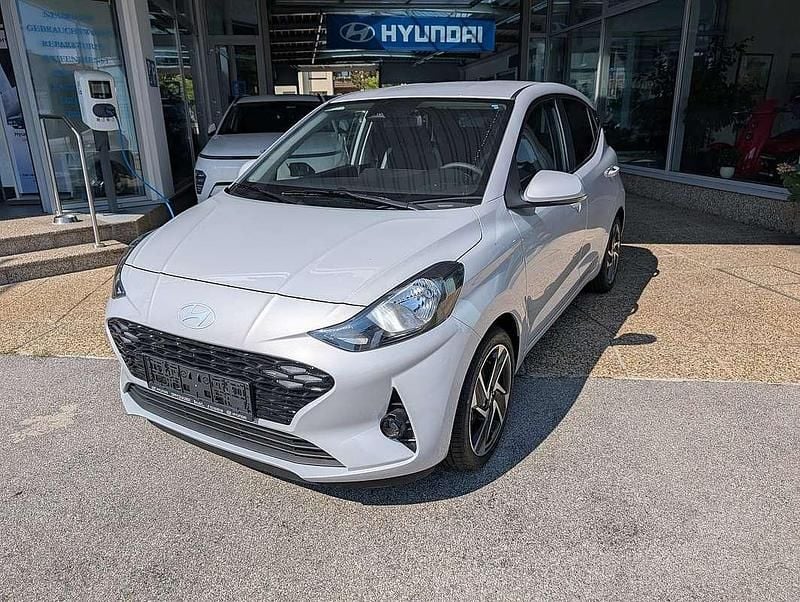 Grau Neu 2025 Hyundai i10 GO! Kleinwagen | € 17.990 (Guter Preis) - Bild 1/4