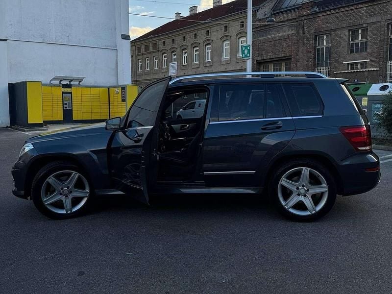Gebraucht Mercedes GLK250 Edition 204 PS (150 kW) 2013 Blau SUV