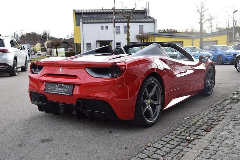Gebraucht Ferrari 488 670 PS (492 kW) 2018 Rot Cabrio