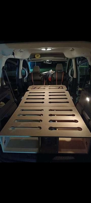 Gebraucht Ford Tourneo Titanium 101 PS (74 kW) 2017 Weiß Kombi