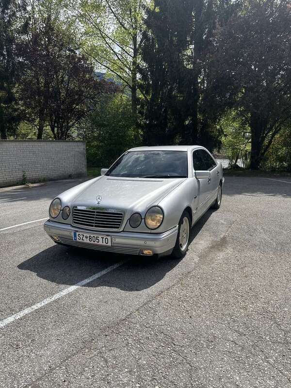 Gebraucht 1997 Mercedes E240 Limousine | € 2.800 - Bild 1/4