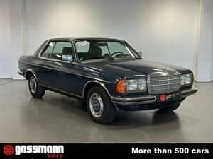 Gebraucht Mercedes 230 136 PS (100 kW) 1982 Blau Coupé