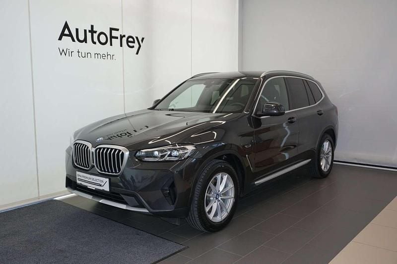 Grau Gebraucht 2022 BMW X3 Efficient Dynamics SUV | € 41.450 (Fairer Preis) - Bild 1/4