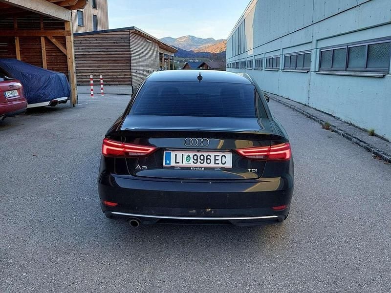 Gebraucht Audi A3 116 PS (85 kW) 2018 Schwarz Limousine