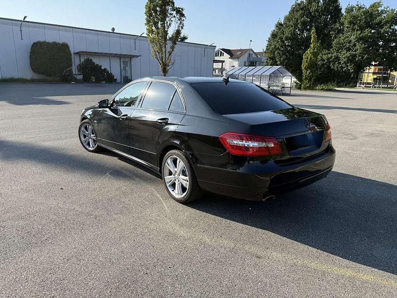 Gebraucht Mercedes E350 Avantgarde 231 PS (169 kW) 2010 Schwarz Limousine