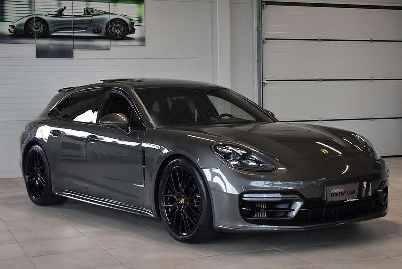 Grün Gebraucht 2022 Porsche Panamera S E-Hybrid Platinum Edition Limousine | € 89.990 - Bild 1/4
