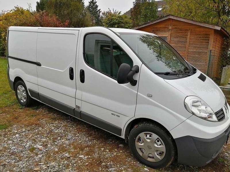 Gebraucht Renault Trafic 114 PS (83 kW) 2014 Weiß Van / Kleinbus