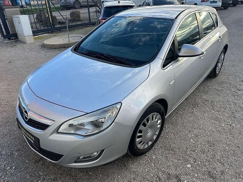 Gebraucht Opel Astra Cosmo 116 PS (85 kW) 2010 Grau Kleinwagen