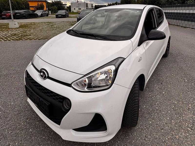 Gebraucht Hyundai i10 67 PS (49 kW) 2019 Weiß Kleinwagen