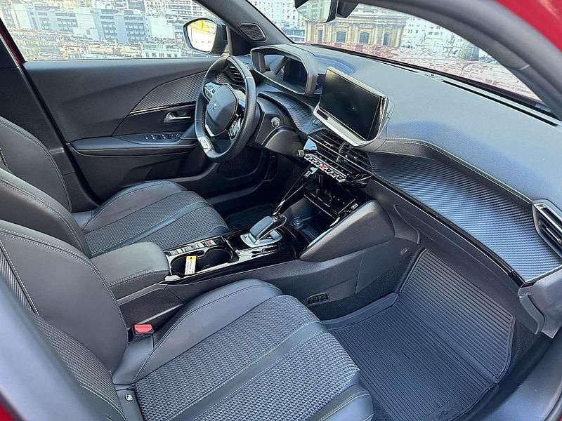 Gebraucht Peugeot e-2008 GT 100 kW (136 PS) 2021 Rot SUV